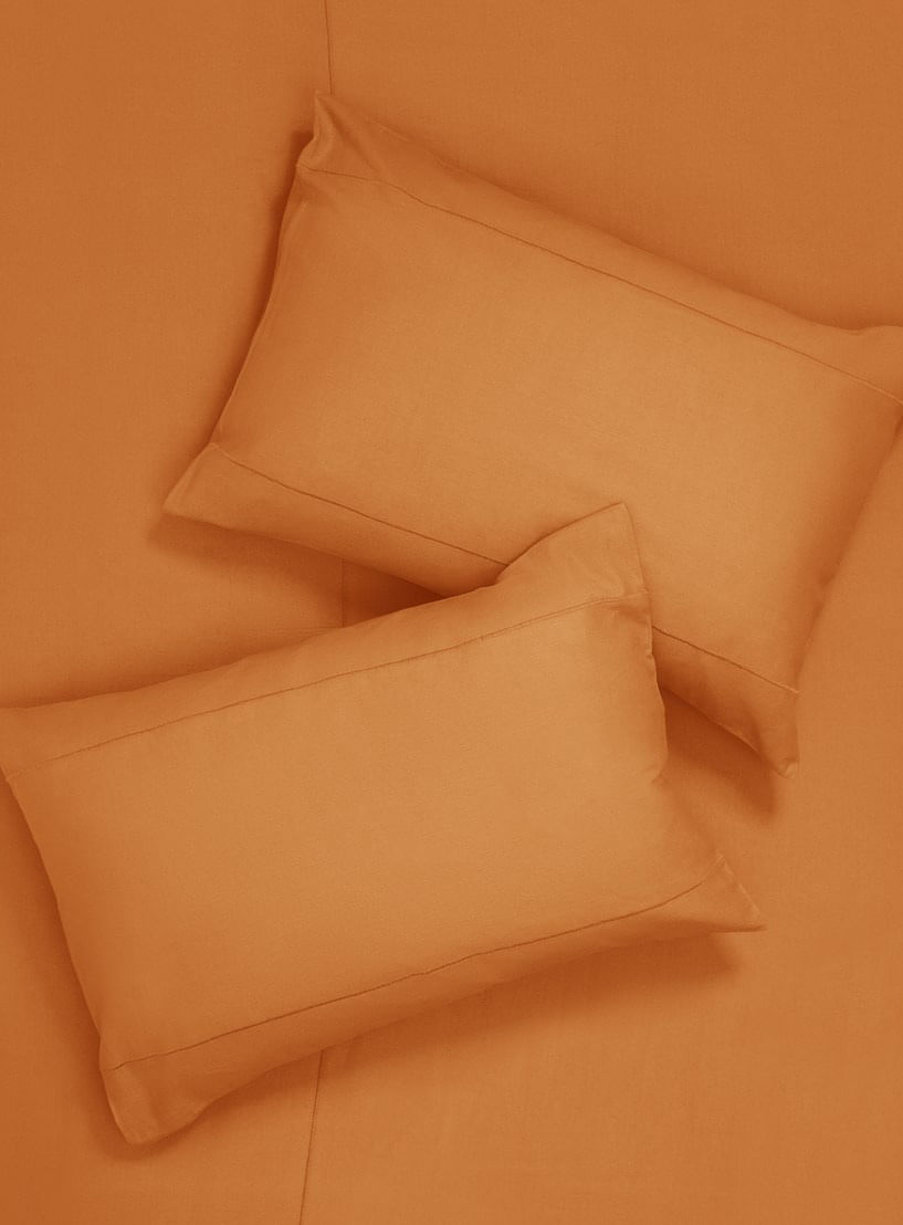 Capa-travesseiro-cama-ocre-009