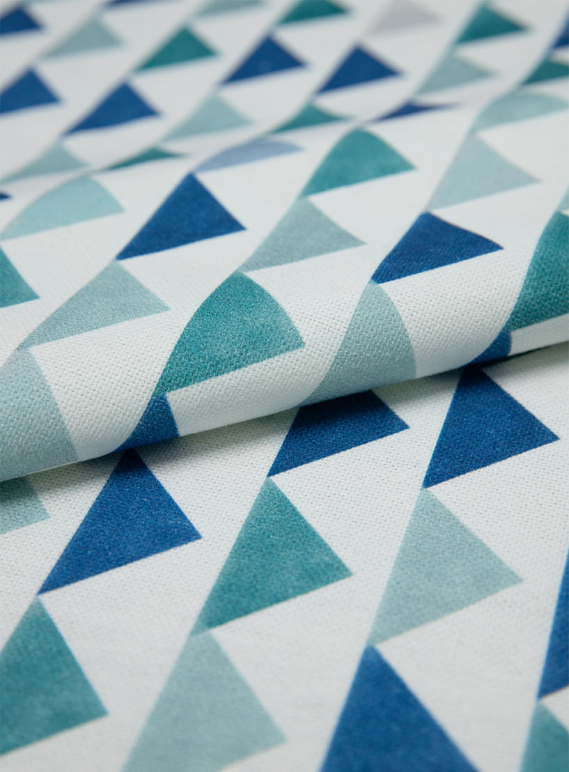 Nova-categoria-no.13Tecido-Estampado-Triangulo-Aquarela-Azul